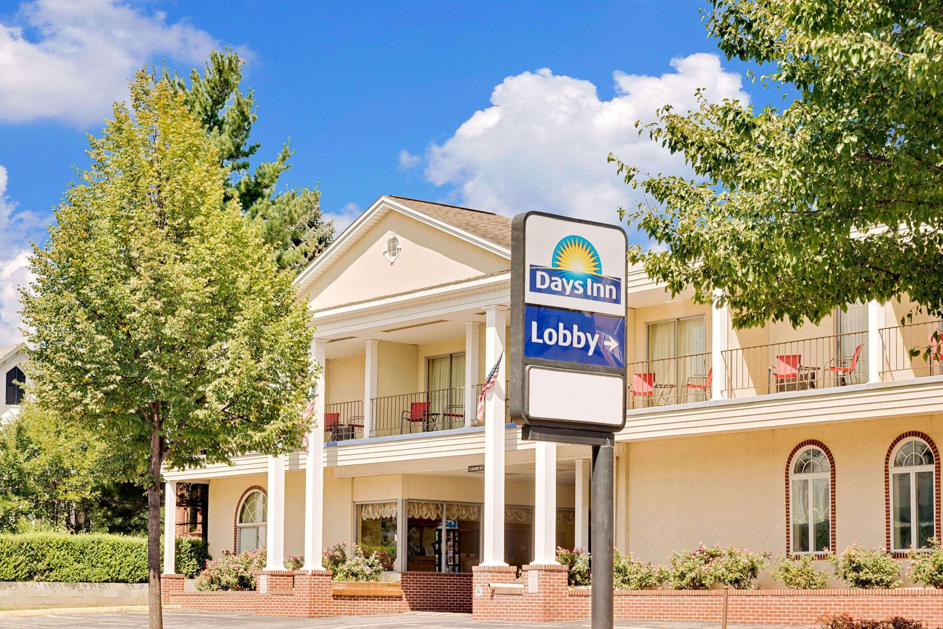Days Inn By Wyndham Waynesboro Exterior photo